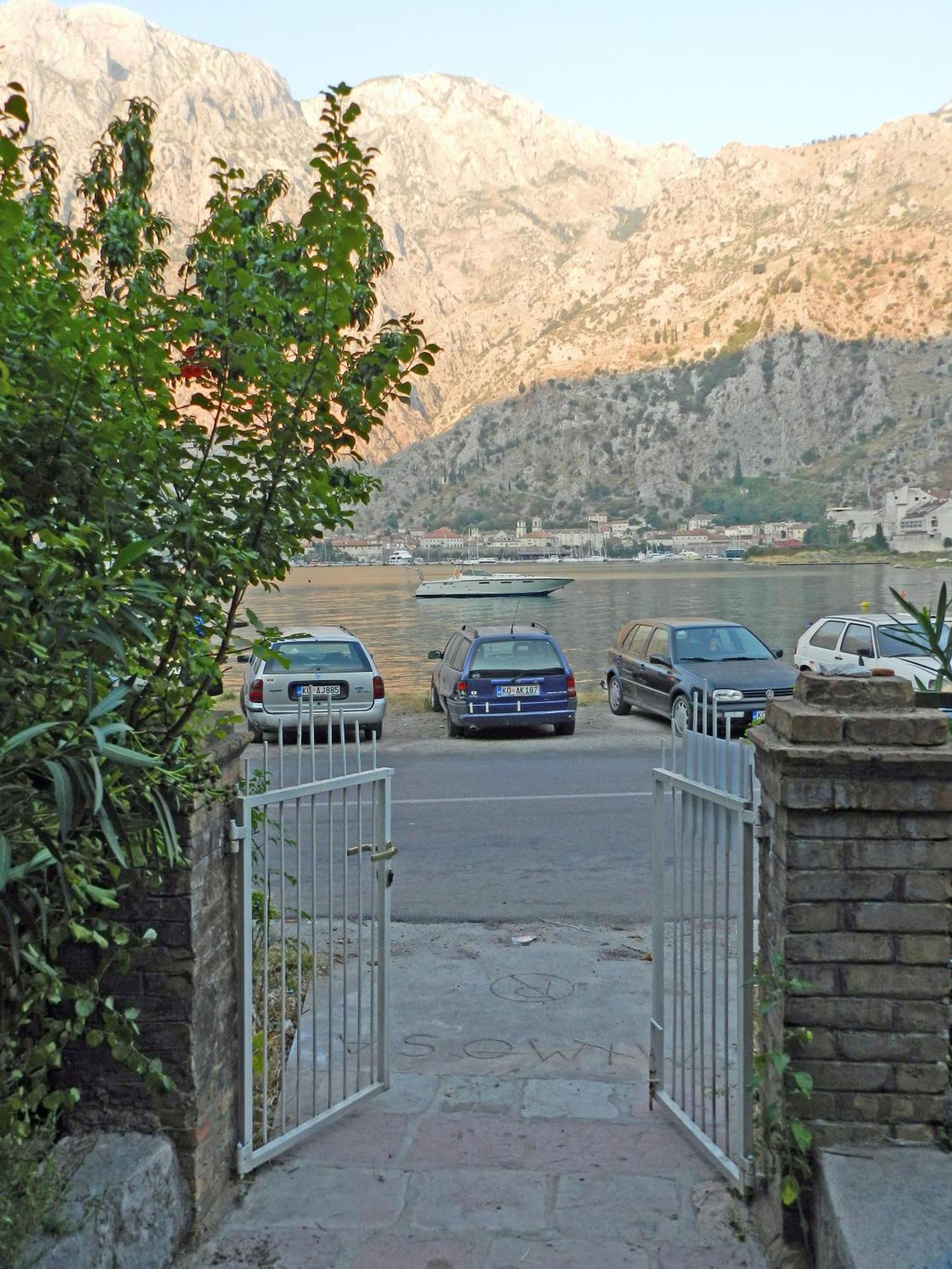 Apartment Mimosa Kotor Exterior photo