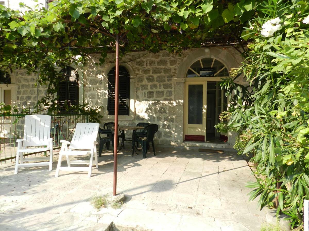 Apartment Mimosa Kotor Exterior photo
